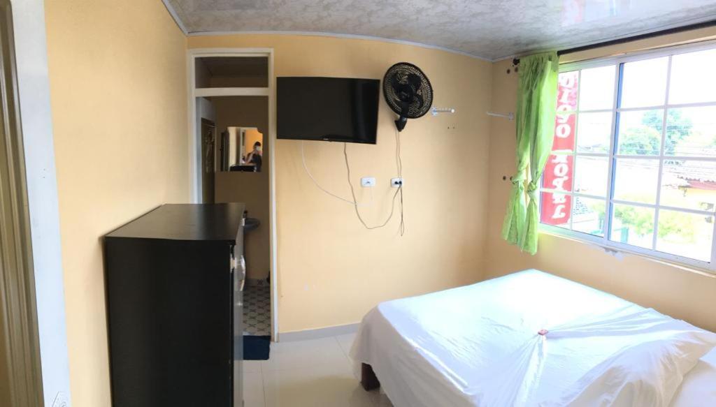Hotel Indigo Cartago Esterno foto